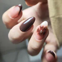 کاشت و ترمیم ناخن 250