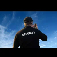 حراست میگردم