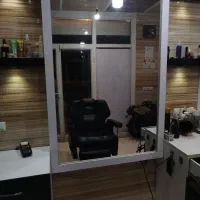 دکور و میز آرایشگاه مردانه