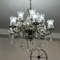 لوستر برنجی ۶ شاخه (۱۲ شعله)،کریستال‌دار و سالم