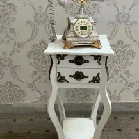 تلفن همراه با میز