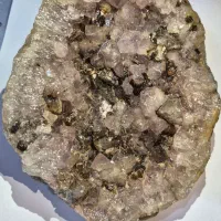 امتیست بزرگ مناسب دکور مغازه برای پشت ویترین