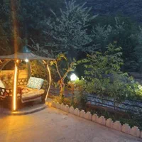 ویلا اجاره مشرف به رودخانه|اجارهٔ کوتاه‌مدت ویلا و باغ|کلاردشت, |دیوار