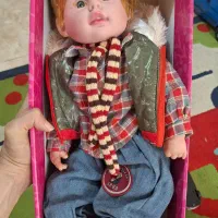 عروسک با جعبه