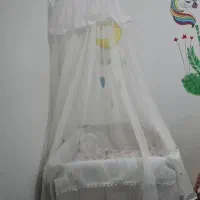 تخت گهواره ای کنار تخت مادر|تخت و صندلی بچه|اهواز, اهواز|دیوار