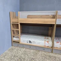 تخت دوطبقه با نردبان 46 چوبین پلاس آماده تحویل