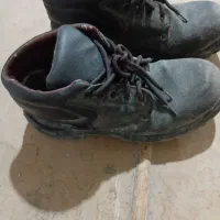 با سلام کفش کار آهنی سالم سالم قیمت ۵۵۰ سایز ۴۲|کیف، کفش، کمربند|تربتحیدریه, یحیی آباد|دیوار