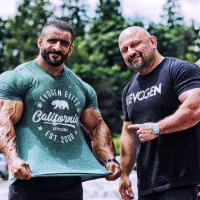 مربی آقا برا باشگاه بدنسازی..