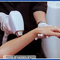 اپراتور لیزر خانم