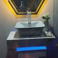 روشویی سرامیکی و آینه هوشمند قدی و کوچک