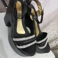 کفش مجلسی|کیف، کفش، کمربند|قره ضیاالدین, |دیوار