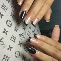 نیاز به مدل برای کاشت ناخن