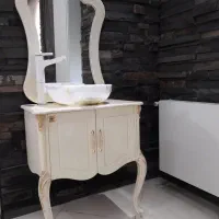 یک عدد روشویی و آینه بسیار شیک با کاسه سنگ مرمر