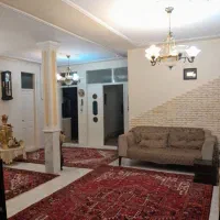 حیاط ویلایی ۲طبقه و نیم جنوبی 158 متر زبردست