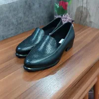 کفش پاشنه دار و کالج زنانه|کیف، کفش، کمربند|اشتهارد, |دیوار