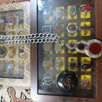 با سلام یک عدد سنگ +یک گر دنبند  قدیمی
