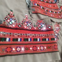 لباس دست دوز|لباس|خاش, |دیوار