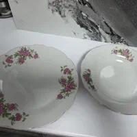 مقداری چینی گل سرخی