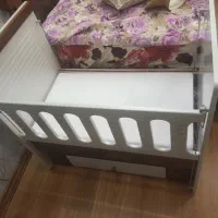 تخت یا گهواره ی کنار مادر