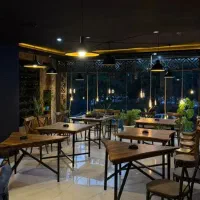 ظرفشور در کبابی