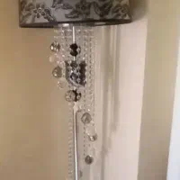 آباژور ایستاده