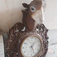 تعدادی ساعت دیواری سالم