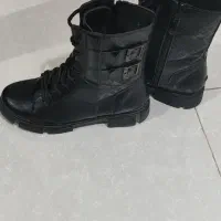 بوت چرم|کیف، کفش، کمربند|بومهن, |دیوار