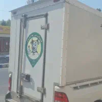 کمک راننده برای پخش مزرعه خشت