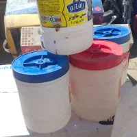 تعدای دبه سس و ماست