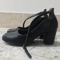 کفش سایز ۳۹ و ۳۸