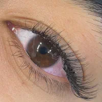 خدمات اکستنشن و ترمیم مژه و لیفت و لمینت