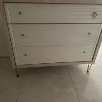 تخت خواب دونفر۲عدد پاتختی و میز آرایشی وکمد بزرگ|تخت و سرویس خواب|تهران, افسریه شمالی|دیوار