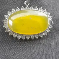 گردن اویز شرف شمس