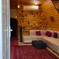 کلبه سوئیسی جکوزی دارِ گیله سو(با صبحانه رایگان)|اجارهٔ کوتاه‌مدت ویلا و باغ|کوچصفهان, |دیوار