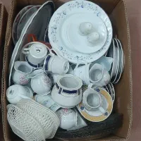 چند دست ظروف غذا خوری چینی و غیره و استیل