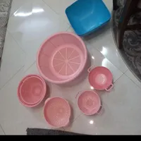 تعدادی سبد و لگن سالم