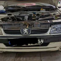 شیشه دودی و تزئینات