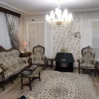 مبل ۹ نفره چوبی در حد نو