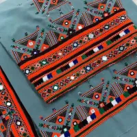 دوزنده لباس موسوم ایینه جالار کپنال بنوک|لباس|ایرانشهر, |دیوار