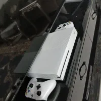 xbox one یک ترا در حد نو  ۲دسته|کنسول، بازی ویدئویی و آنلاین|اصفهان, ناصرخسرو|دیوار