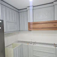 پلیسترکاری و رنگ کاری چوب کابینت کلاسیک روکشی|خدمات پیشه و مهارت|مشهد, جانباز|دیوار