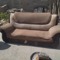 یک دست مبل ۵نفره. مبل سه نفره دوتا یک نفره