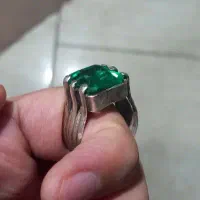 انگشتر نقره با نگین زمرد اصل دست ساز