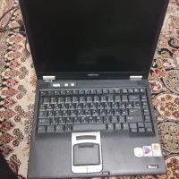 لب تاپ و گوشی و گلس