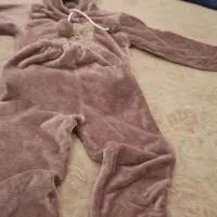 لباس بچه هودینی. شلوار اصلا پوشیده نشده