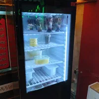 وسایل آبمیوه فروشی و یخچال و آبمیوه گیری و تاپینگ