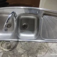 دو عددسینک دو قلو همراه با وسایل