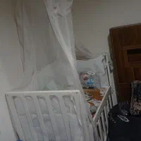 تخت کنار مادر