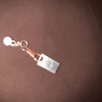 یک عدد فلش ۳۲ سالم