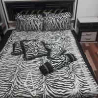 فروش سرویس تخت خواب با میز آرایش و ویترین